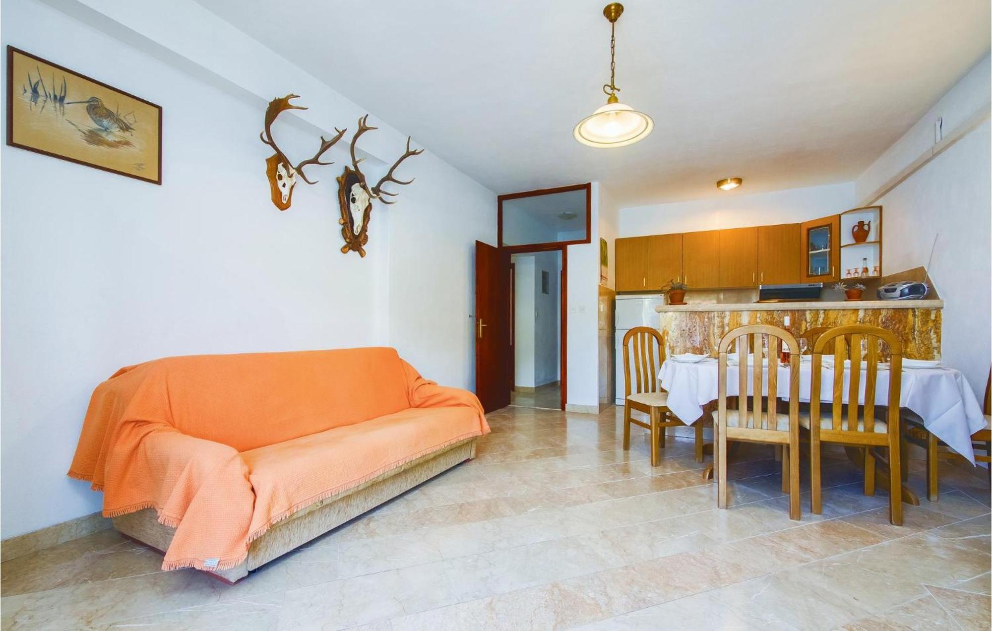 Beautiful Home In Pucisca With Wifi Екстер'єр фото