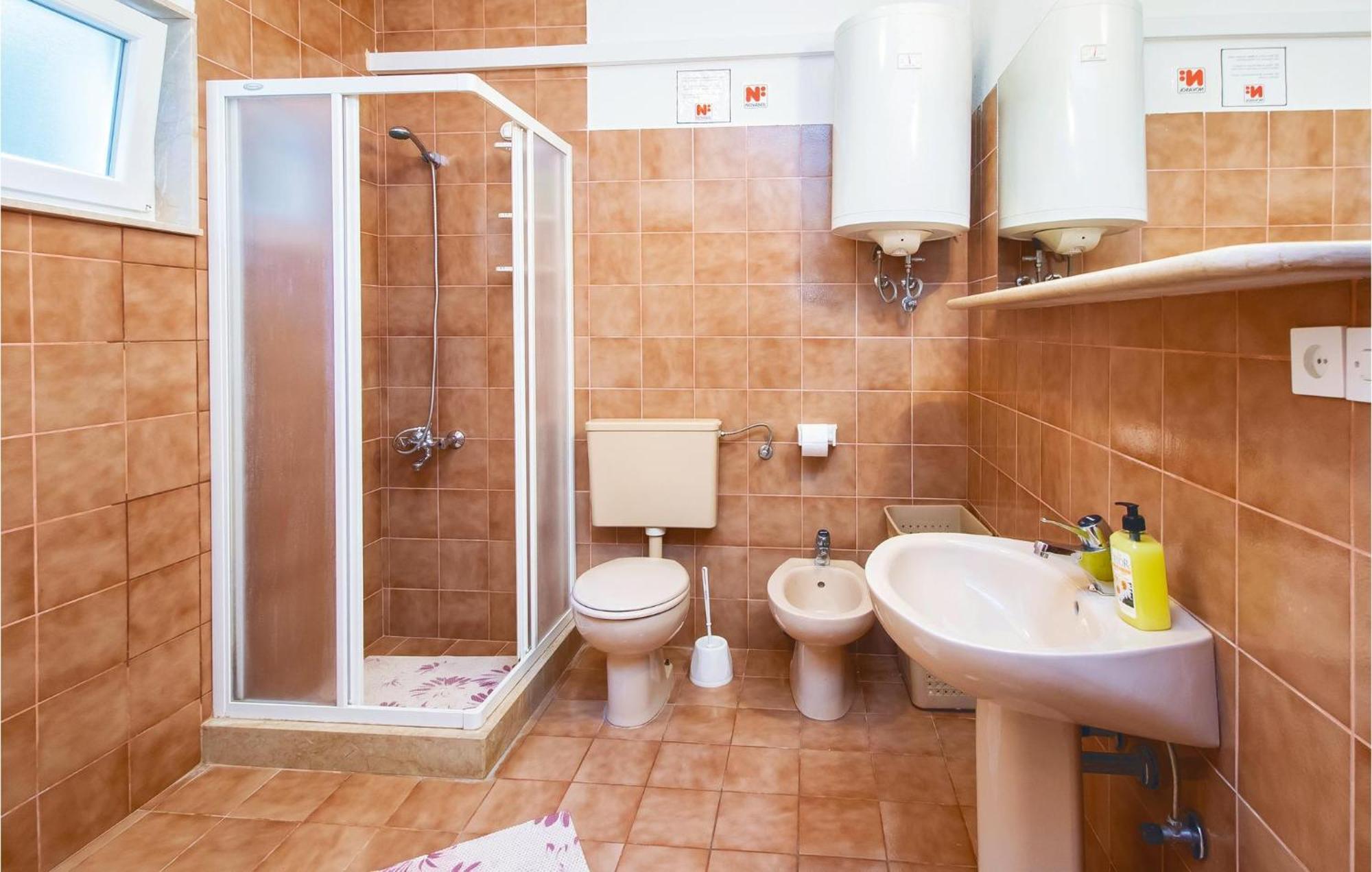 Beautiful Home In Pucisca With Wifi Екстер'єр фото